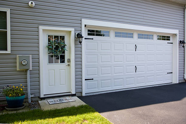 24/7 Emergency Garage Door Installation experts in Travis Ranch, TX